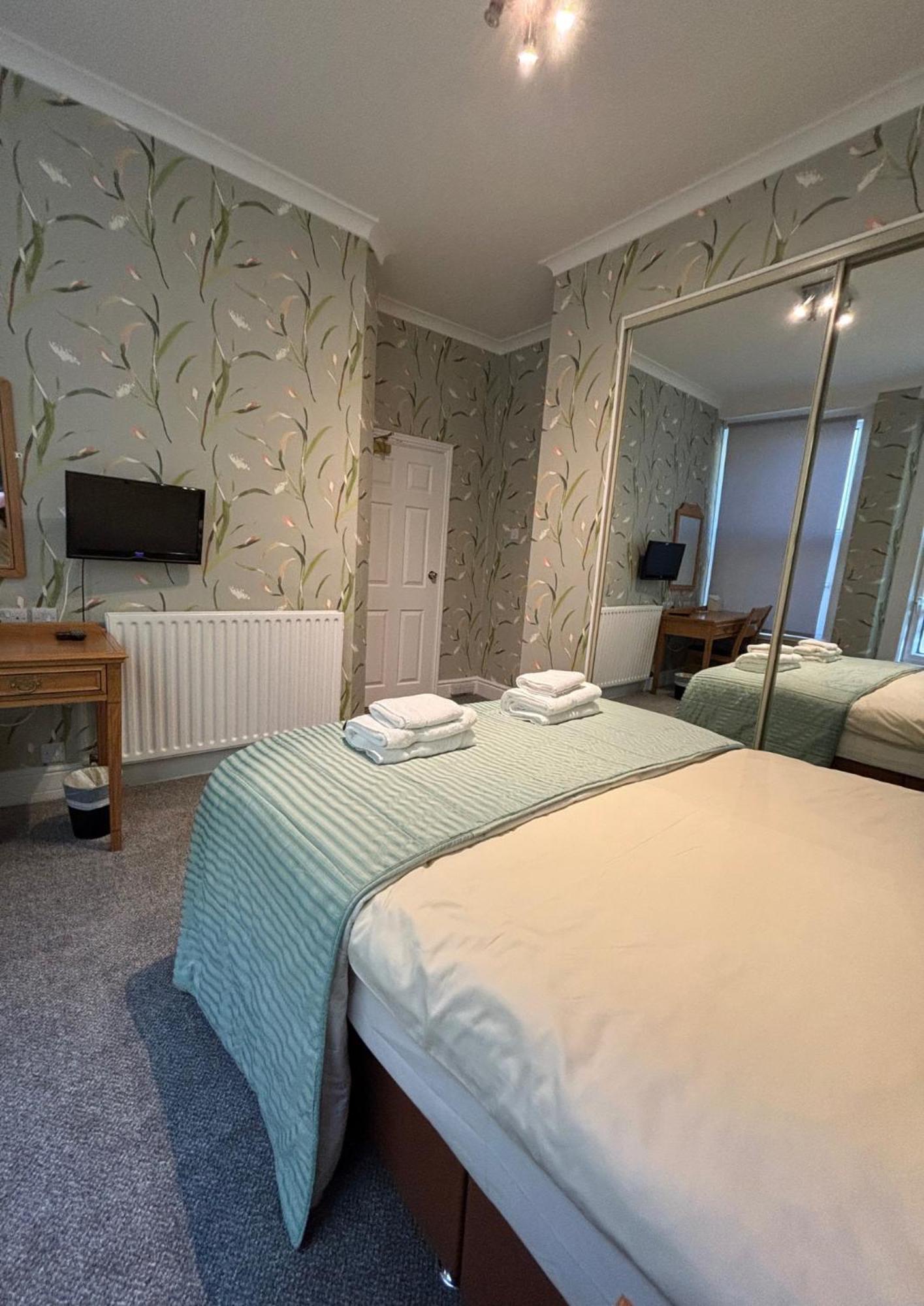 Welbeck Hotel & Apartments Douglas Εξωτερικό φωτογραφία